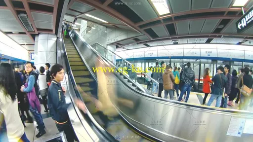城市地铁人流高清实拍视频素材的图片1
