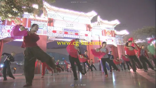 晚上在广场跳舞高清实拍视频素材的图片2