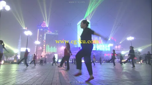 晚上在广场跳舞高清实拍视频素材的图片3