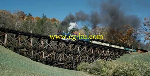 飞驰的蒸汽火车高清实拍视频素材的图片1
