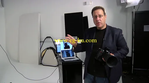 10 Essential Studio Techniques Every Photographer Needs to Know的图片3