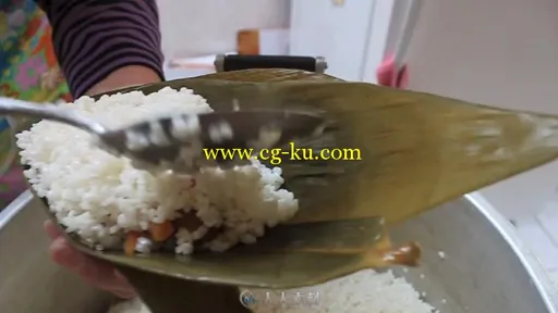 包粽子端午节中国传统习俗节日粽子制作高清实拍视频素材的图片3