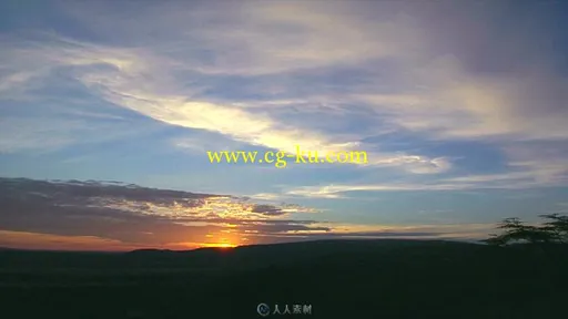 早晨日出太阳云中穿梭视频素材的图片1