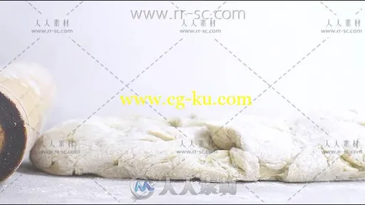 厨房擀面杖擀面过程高清实拍视频素材的图片1