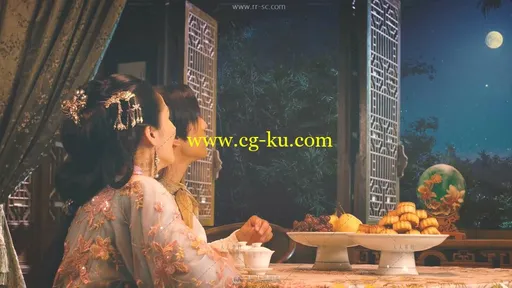 古代美女中秋窗前赏月高清实拍视频素材的图片2