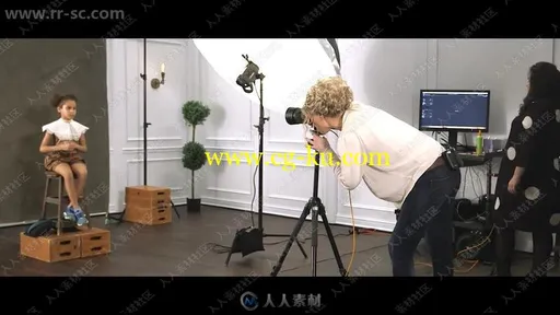 国外美女摄影师肖像拍摄与后期灵感级制作视频教程的图片3