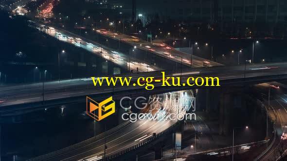 延时拍摄韩国首都城市夜间高速公路立交桥通行场景4K视频素材的图片1