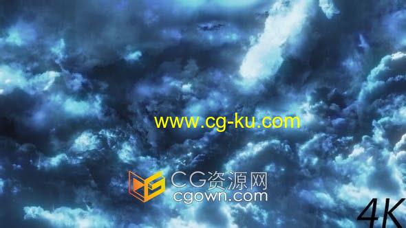 4K分辨率在黑暗云层穿越动画背景视频素材下载的图片1
